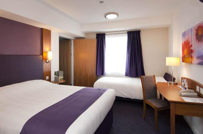 Premier Inn Dundee Centre ภายนอก รูปภาพ
