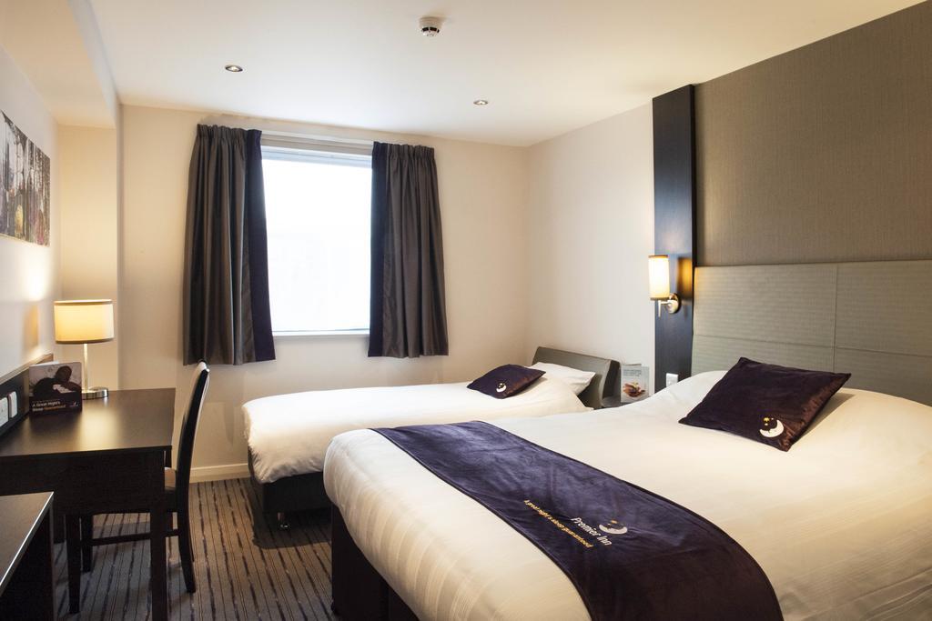 Premier Inn Dundee Centre ภายนอก รูปภาพ