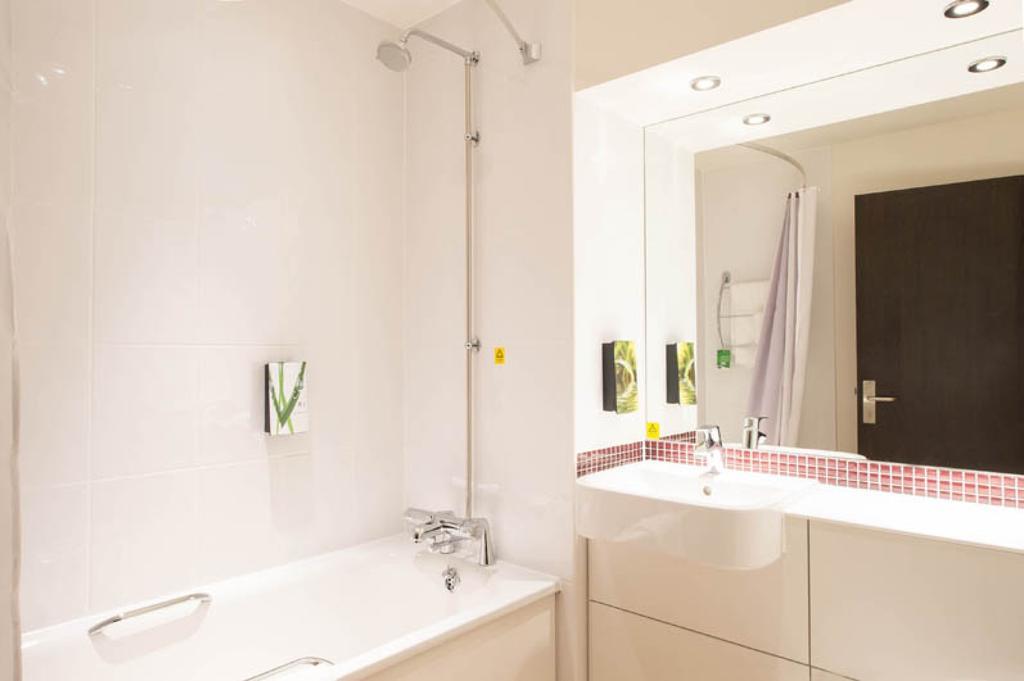 Premier Inn Dundee Centre ภายนอก รูปภาพ