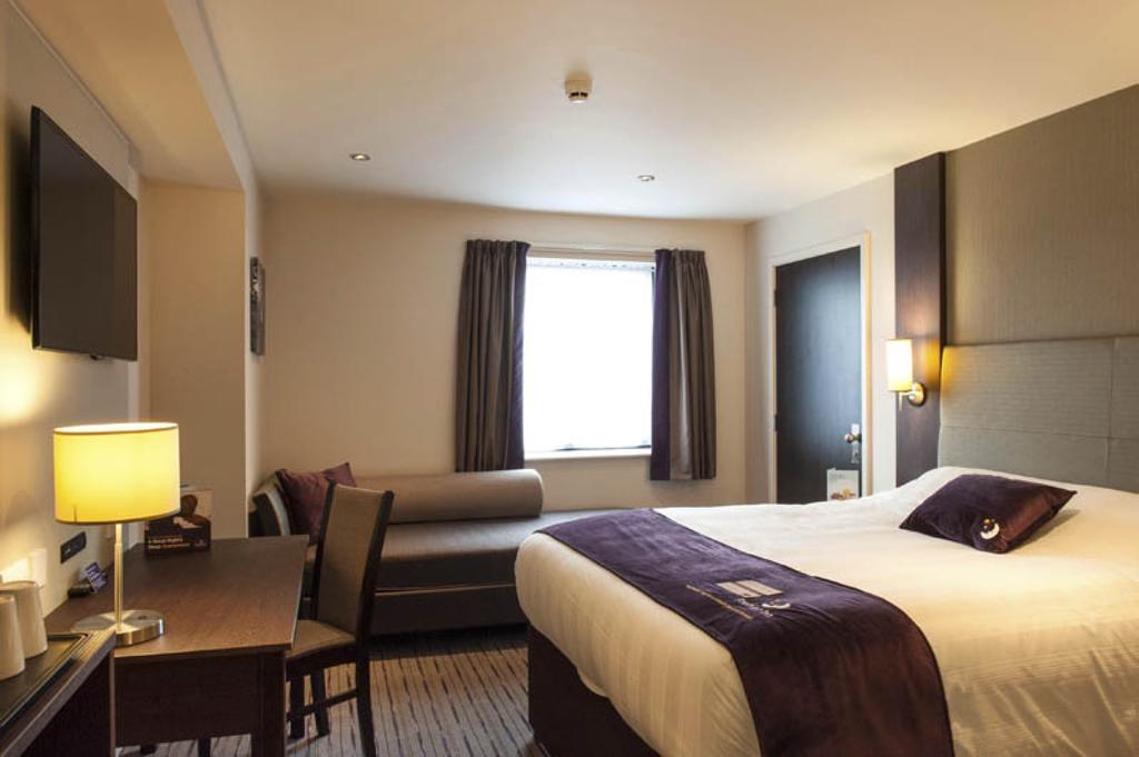 Premier Inn Dundee Centre ภายนอก รูปภาพ