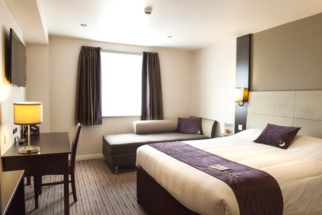 Premier Inn Dundee Centre ภายนอก รูปภาพ