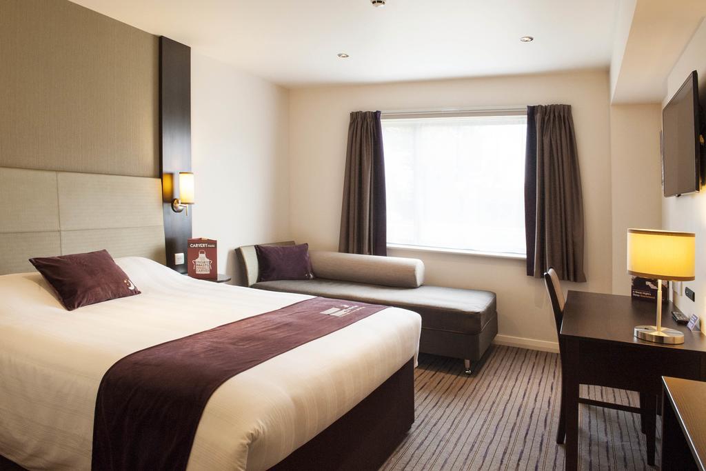 Premier Inn Dundee Centre ภายนอก รูปภาพ